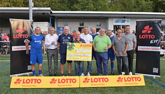 Scheck&uuml;bergabe Lotto-Elf in Hackenheim 