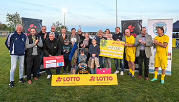 Lotto Elf Spendenscheck
