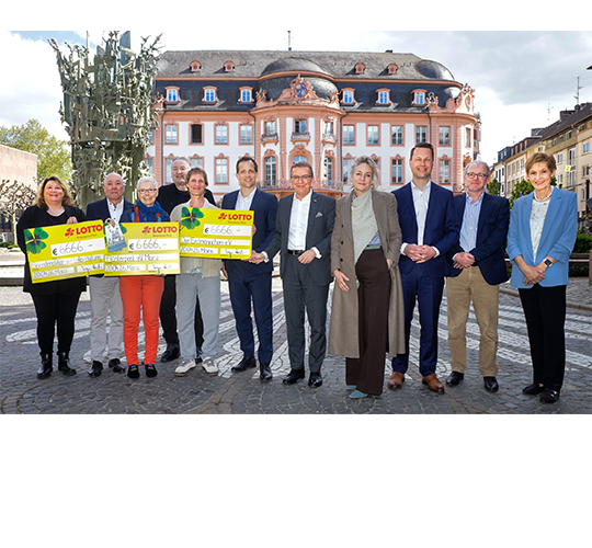 Scheck&uuml;bergabe Mainz